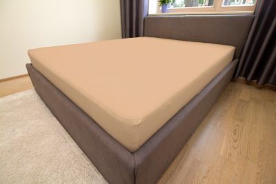 Сатиновая простынь на резинке 140x200+30 бежевый